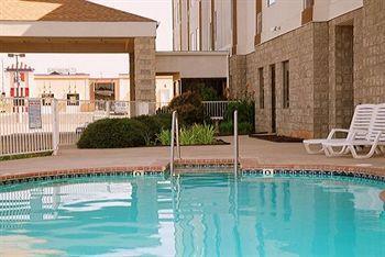 Chisholm Suite Hotel Duncan Exterior foto
